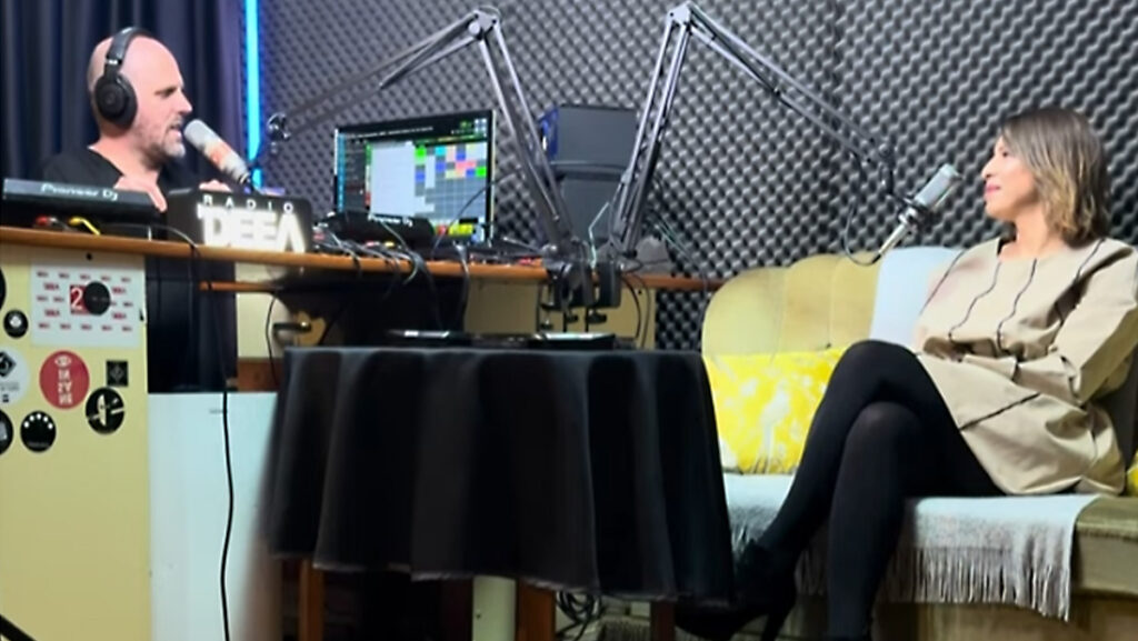 O aparitie speciala la RadioDeea